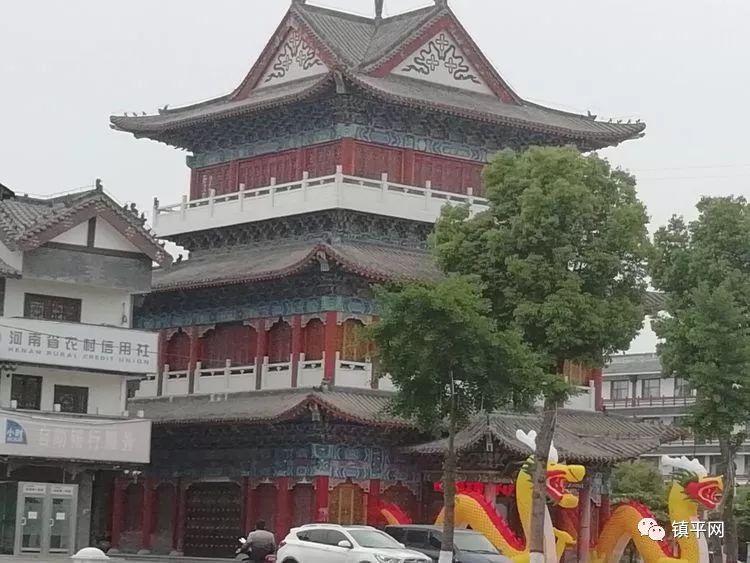 石佛寺玉雕工作室_石佛寺玉人玉雕学校_玉佛寺雕像的意义